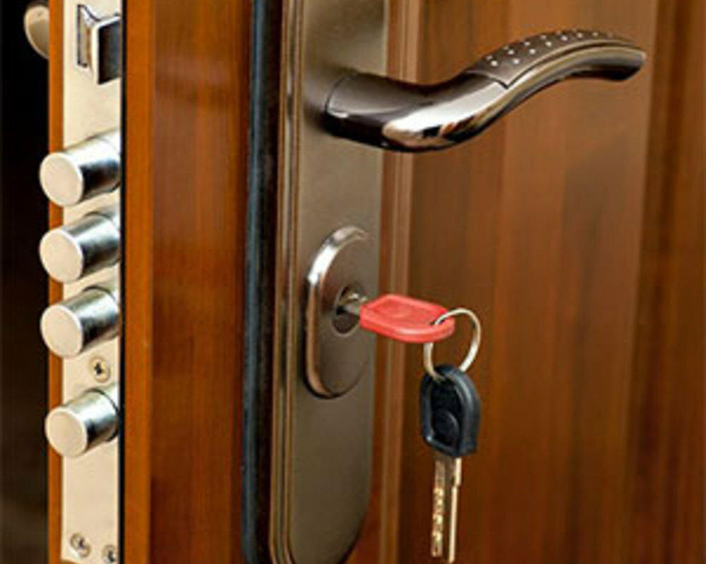 <span style="font-weight: bold;">Ремонт дверных замков </span>