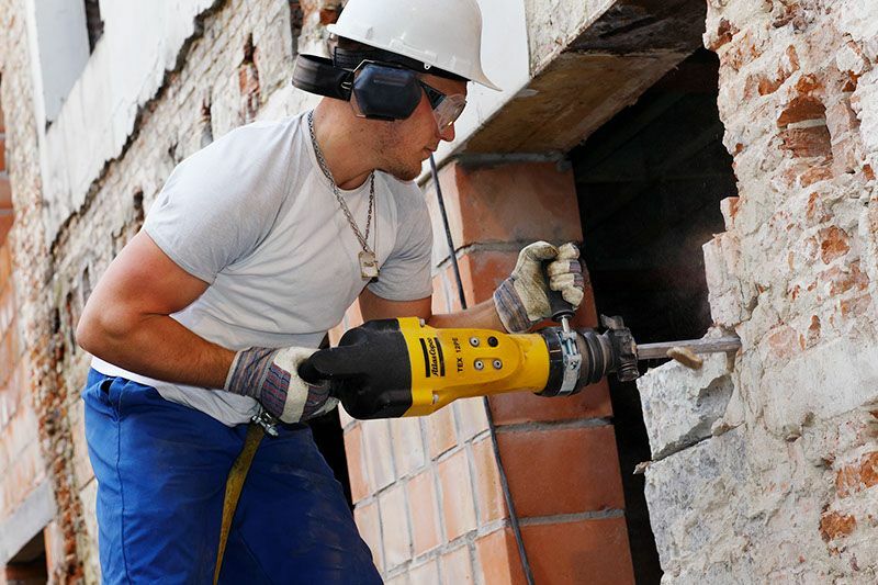 <span style="font-weight: bold;">демонтажные работы</span> 